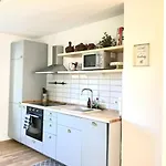 Large 2br Up To 5 Ppl, Work&long Stay, Basf With Wifi *